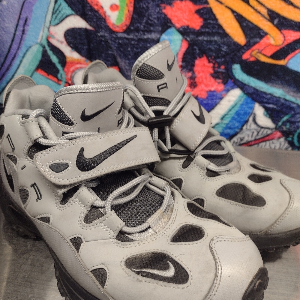 Nike Air Turf Raider